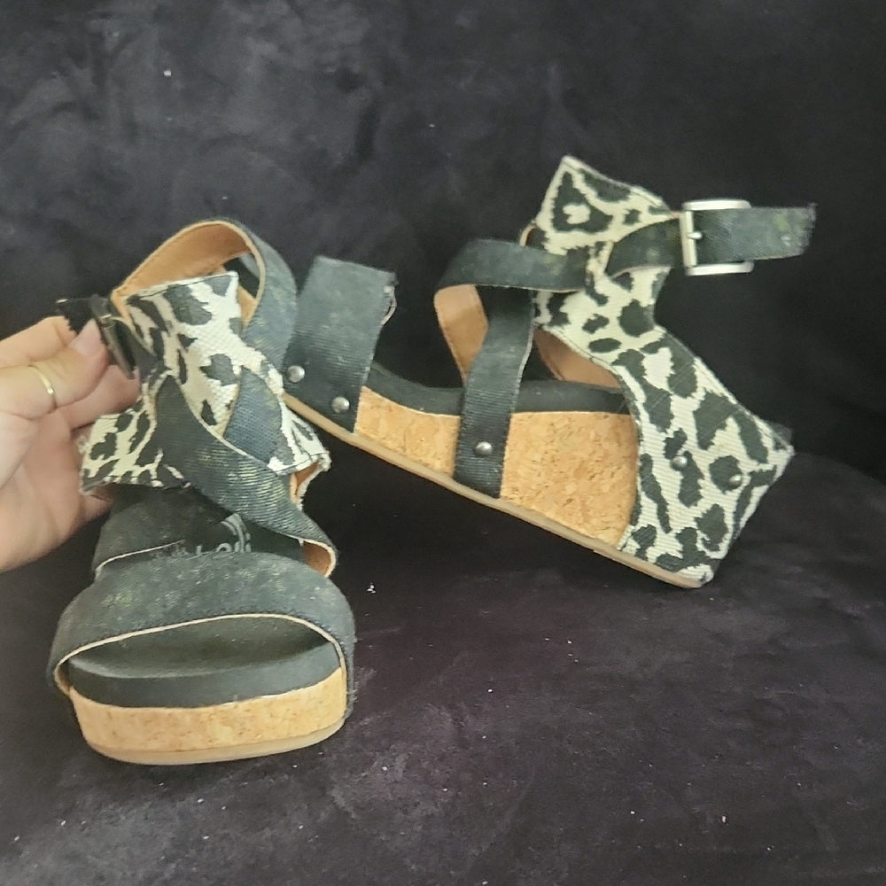 Leopard Print Black Wedge Sandals
